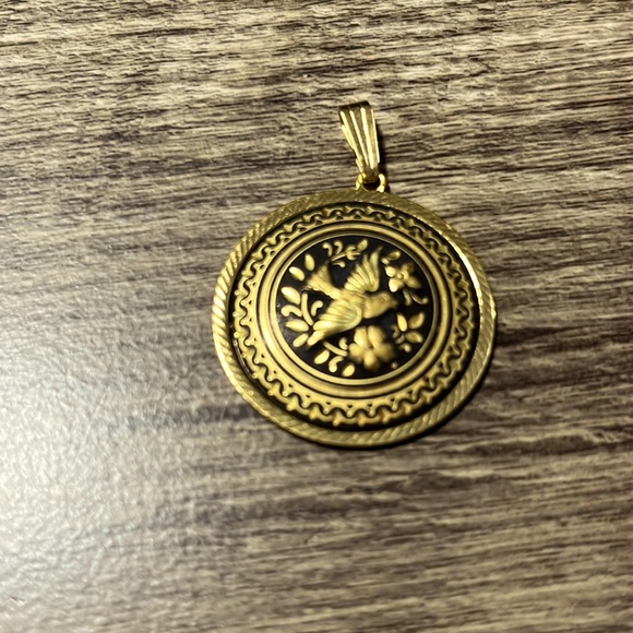 Pendant with bird - Picture 2 of 5